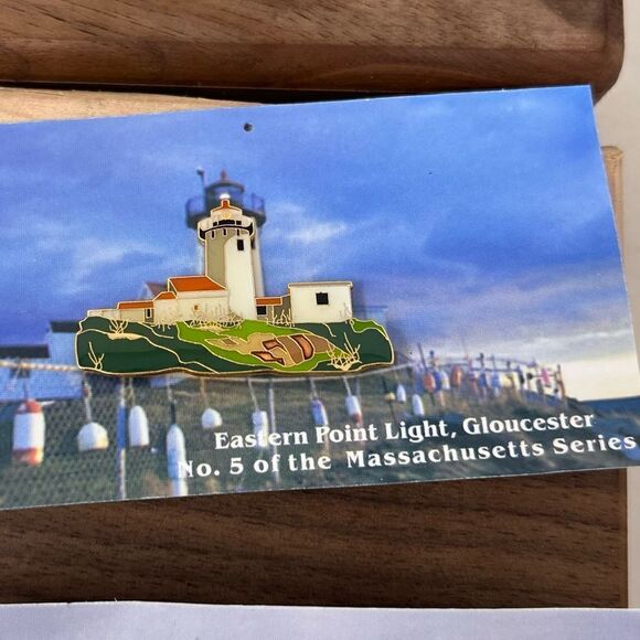 Collectible Enamel plated on 14 K Gold Massachusetts Lighthouse pins 2003 - Picture 6 of 14
